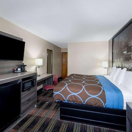 Super 8 By Wyndham Kansas City At Barry Road/Airport Esterno foto