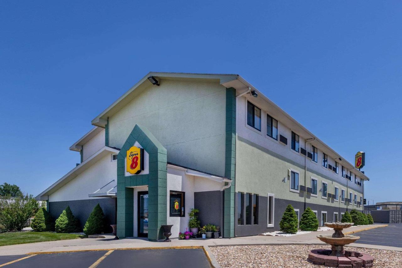 Super 8 By Wyndham Kansas City At Barry Road/Airport Esterno foto