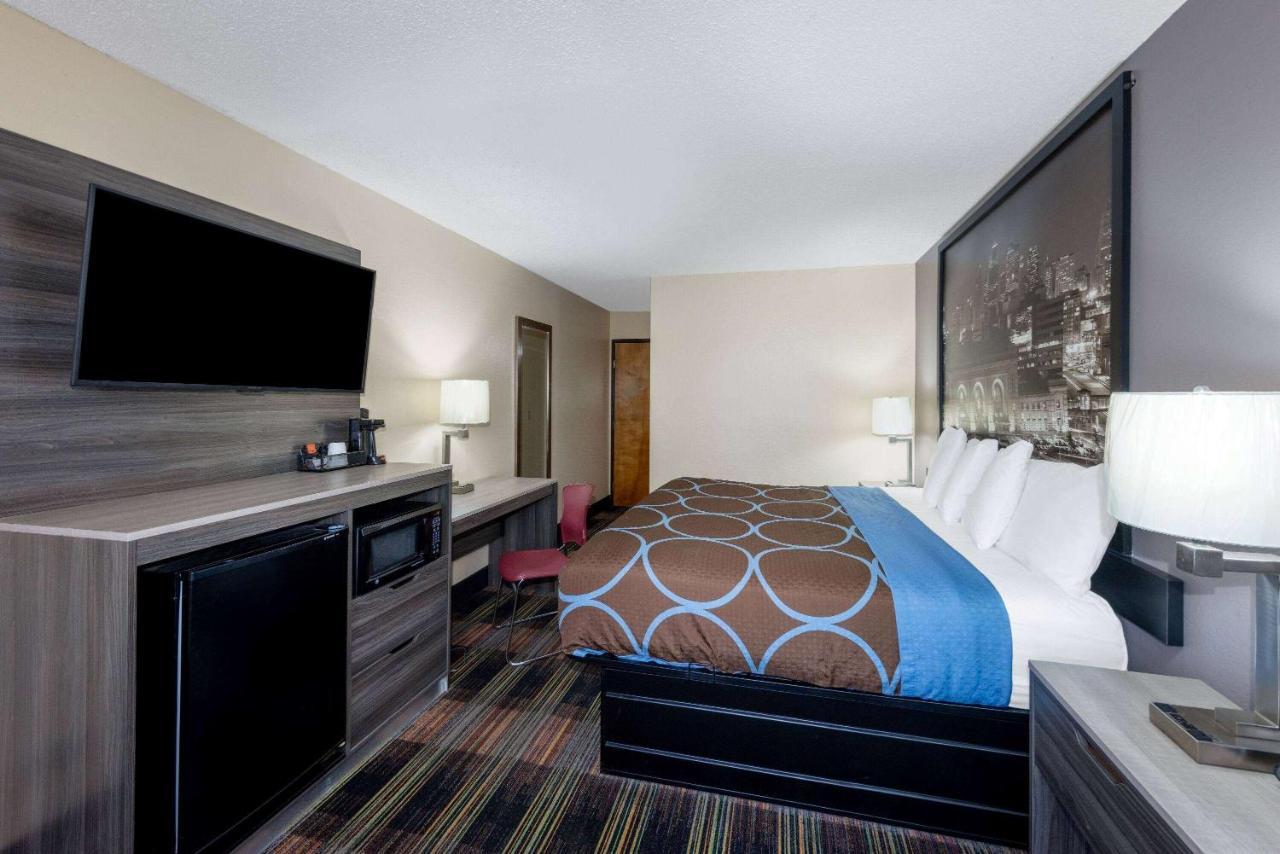 Super 8 By Wyndham Kansas City At Barry Road/Airport Esterno foto